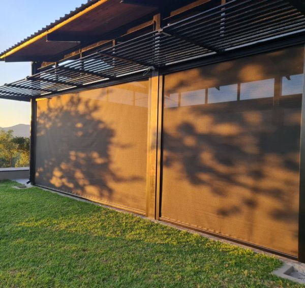 OUTDOOR BLINDS & SUNSCREENS